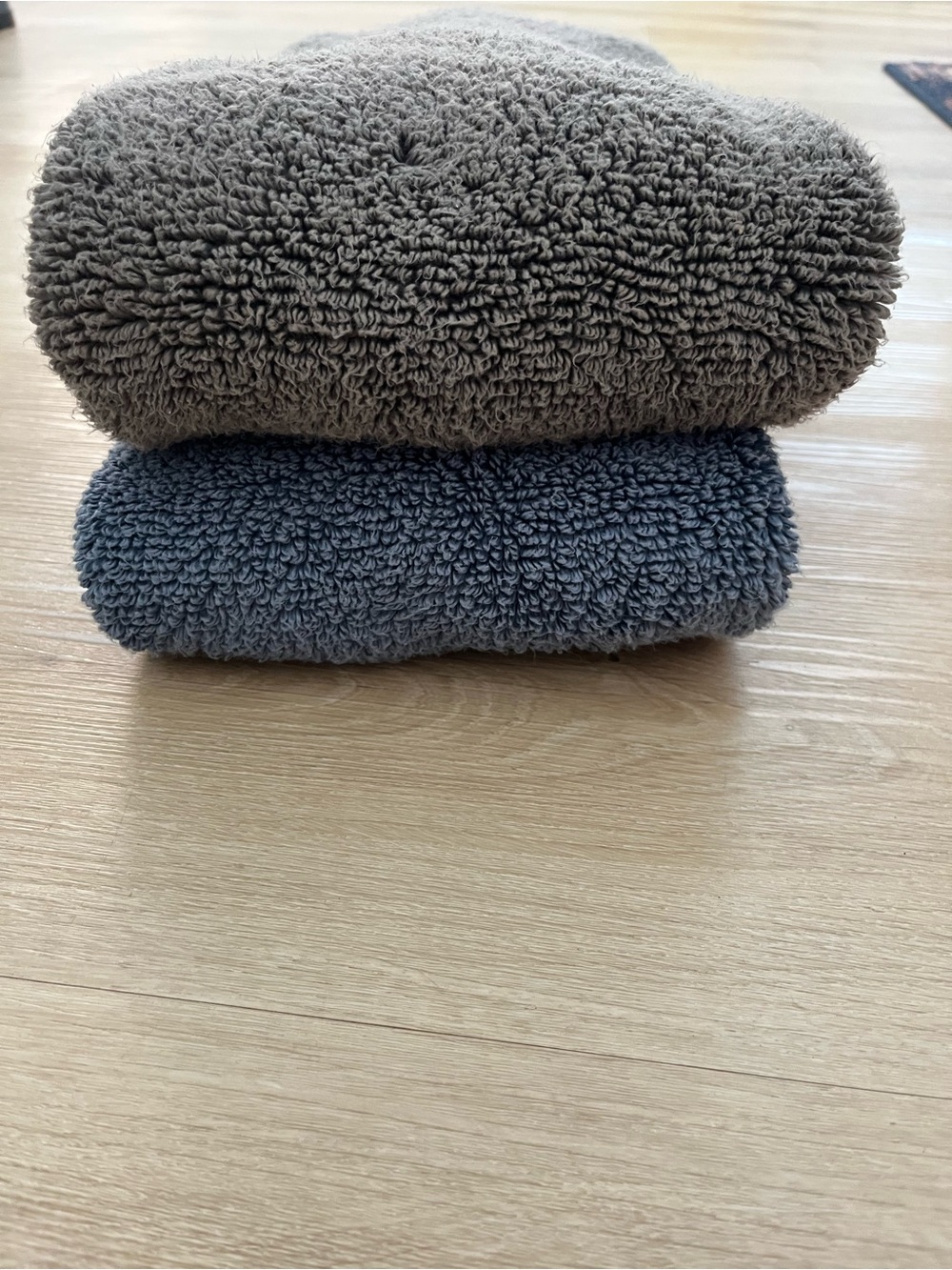 RH hand towels